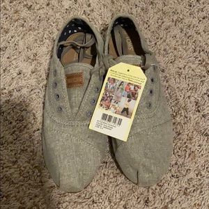 Women’s Tom Shoes size 9.5